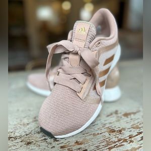 Adidas EdgeLux shoes Size 6.5